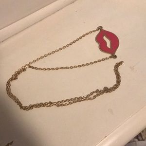 Kiss necklace